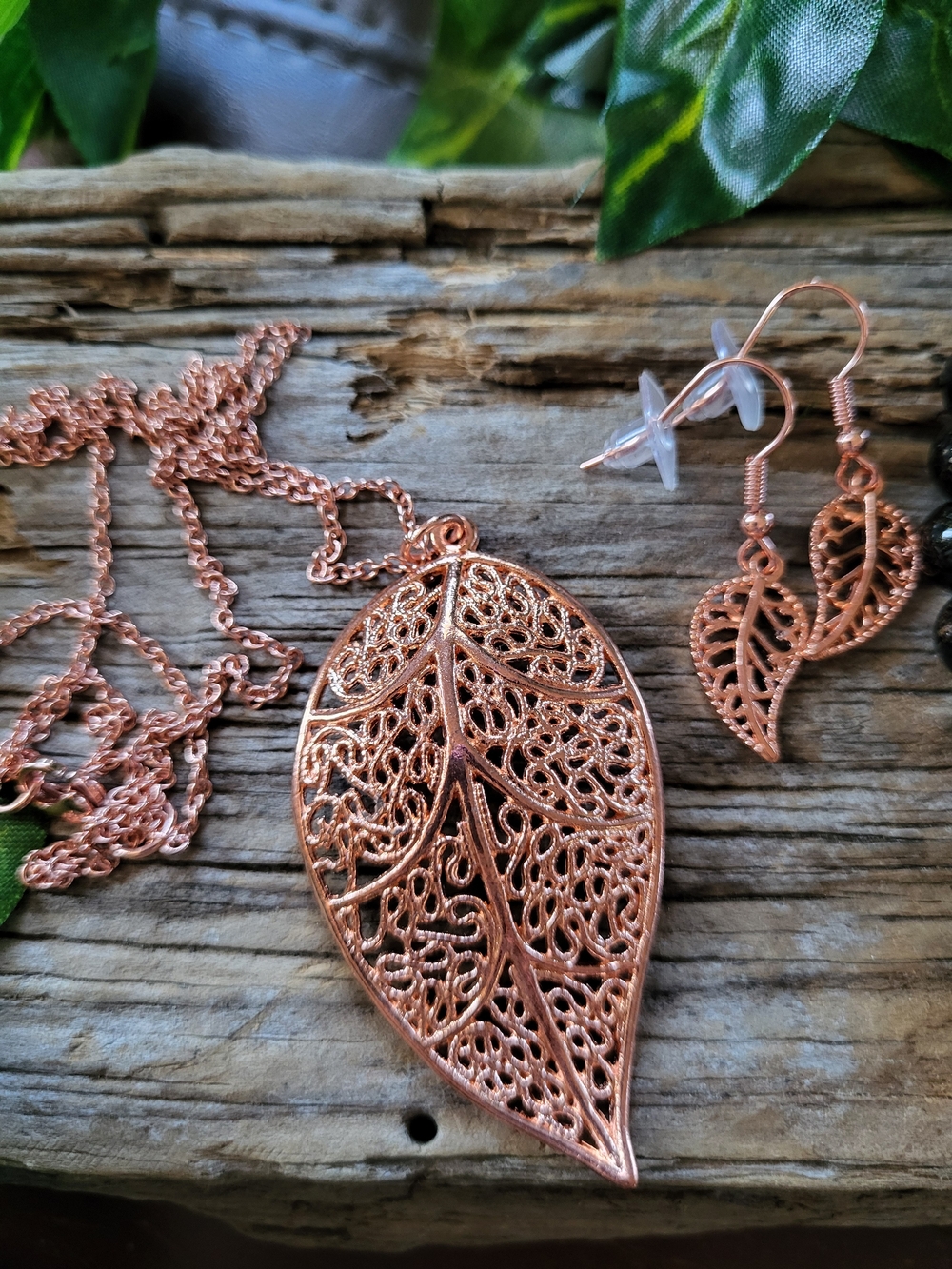 Delicate Rose Gold Leaf Filigree Necklace & Earrings Set